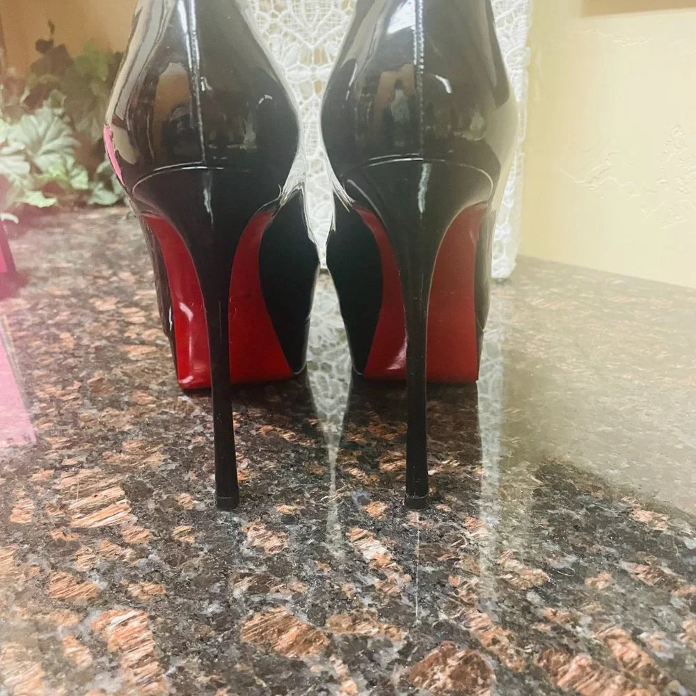 Christian Louboutin Black Leather Prive' Open Toe Pump- Pre-Owned - Size 38.5 - Picture 3 of 6